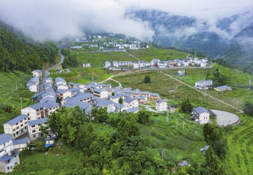 如今的红池坝旧貌换新颜.巫溪县人民政府/供图