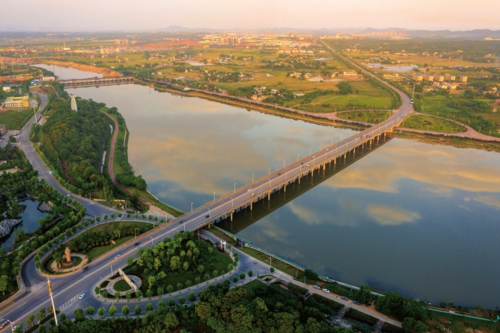 湖南宁乡市支行支持的宁乡经开区沩水综合治理一期项目。