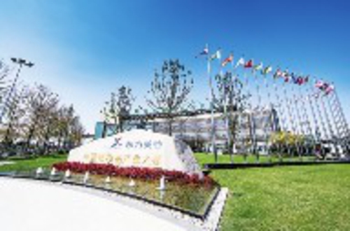 全国每4片面膜中,就有1片产自奉贤“东方美谷”。
上海市工业综合开发区/供图
