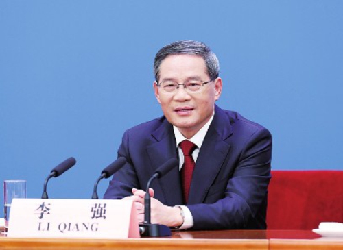 3月13日,十四届全国人大一次会议在北京人民大会堂举行记者会,国务院总理李强应大会发言人王超的邀请出席记者会,并回答中外记者提问。国务院副总理丁薛祥、何立峰、张国清、刘国中参加。这是李强回答记者提问。
新华社记者刘彬/摄